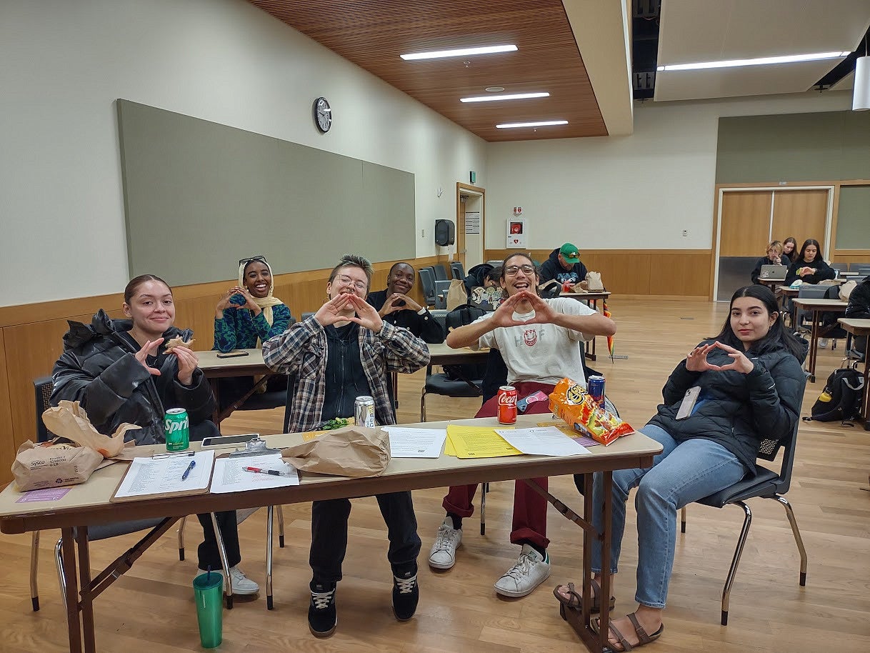 DuckRise students meeting on campus