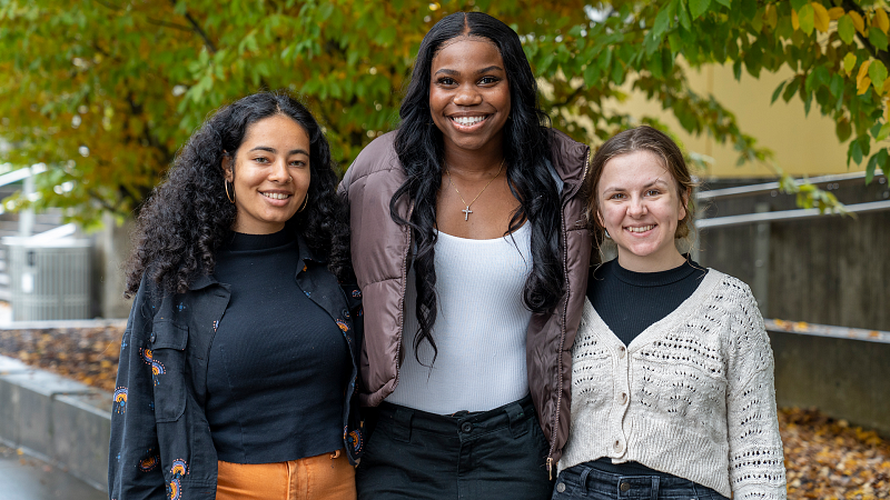 rhodes scholars ayantora Arora, Colleen Uzoekwe, and Lucy Roberts (left to right)