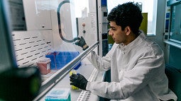 armaan hajarizadeh works in lab